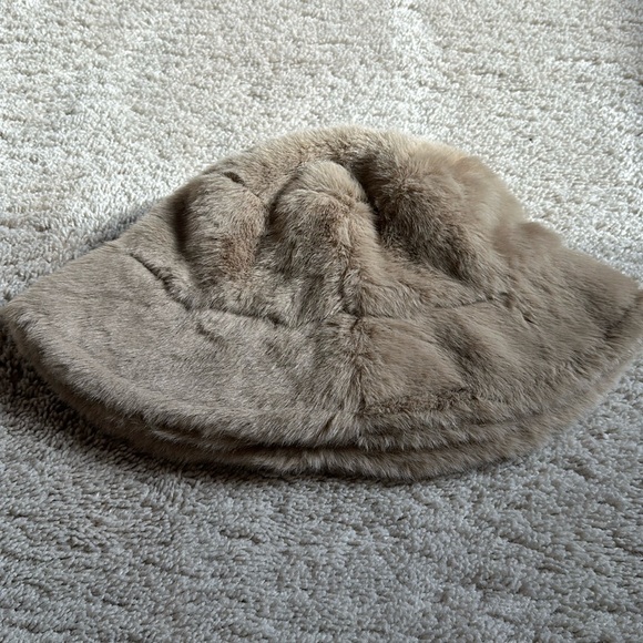 ASOS Faux Fur Bucket Hat - Picture 1 of 3